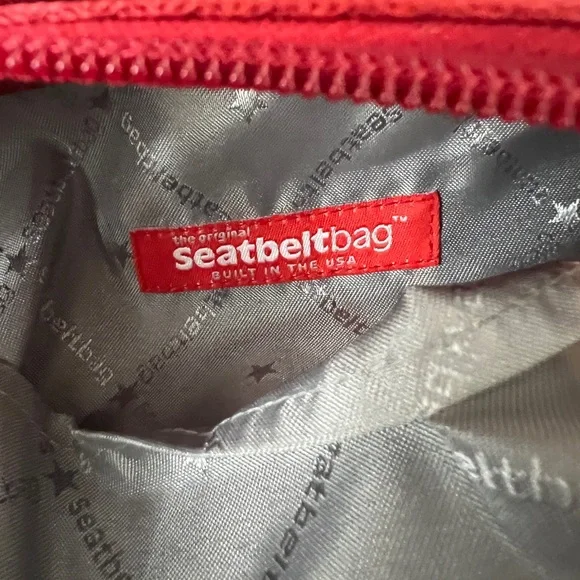 Harveys The Original Seatbelt Bag Medium Tote-Cherry Red - Picture 9 of 9